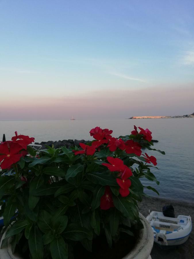 Casa Vacanze Aloha Giardini Naxos Exterior photo